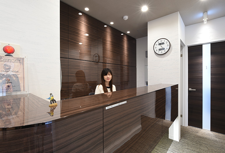 歯の検診は【アポロニアデンタルクリニック】へご相談ください